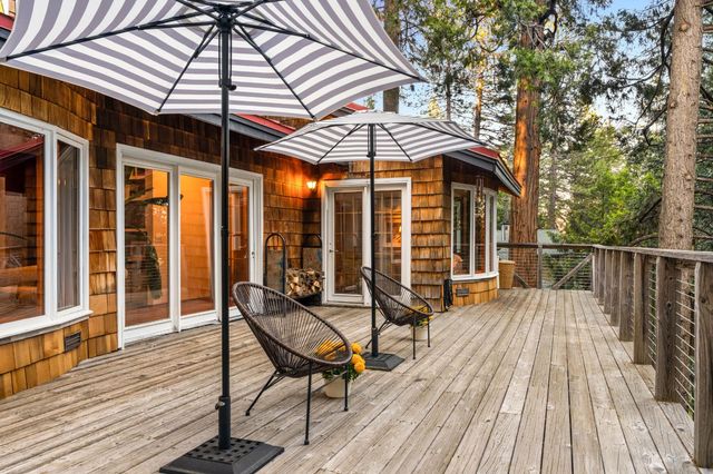 6742 Diamond Dr, Pollock Pines, CA 95726