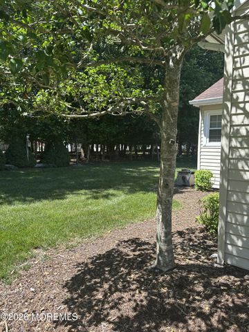 8 Portsmouth Drive, Forked River, NJ 08731