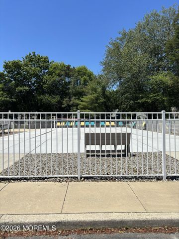 8 Portsmouth Drive, Forked River, NJ 08731