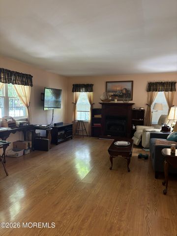 8 Portsmouth Drive, Forked River, NJ 08731