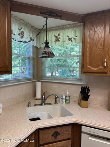 8 Portsmouth Drive, Forked River, NJ 08731