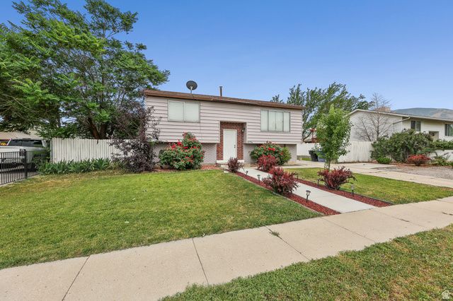 8129 W ARMORIDGE LN, Magna, UT 84044