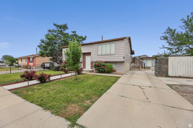 8129 W ARMORIDGE LN, Magna, UT 84044
