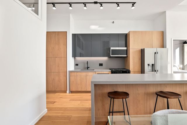 321 S Sangamon Street 908, Chicago, IL 60607