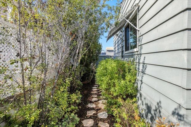 7305 San Bartolo Street 374, Carlsbad, CA 92011