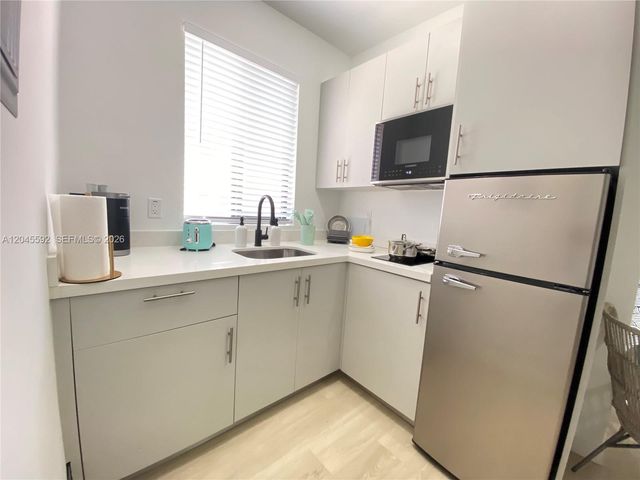 1553 SW 7th Street 15, Miami, FL 33135