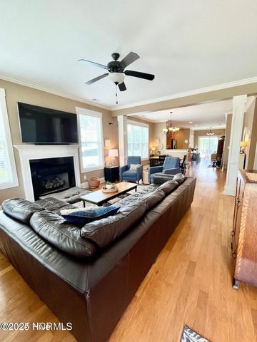 817 Wildflower Drive, Holly Ridge, NC 28445