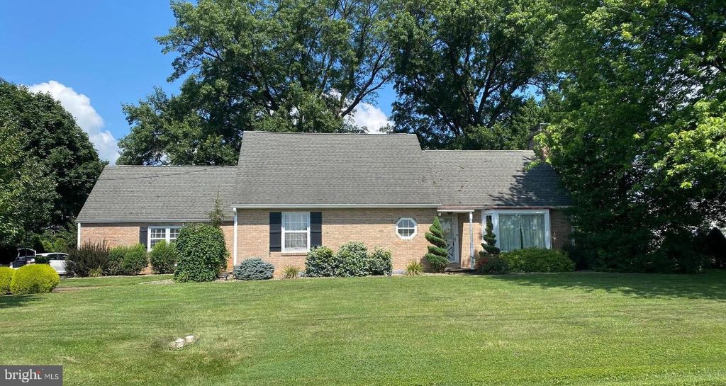 105 ZWEIZIG RD, Shoemakersville, PA 19555