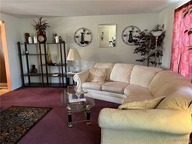 6836 East High Street, Lockport Town, NY 14094