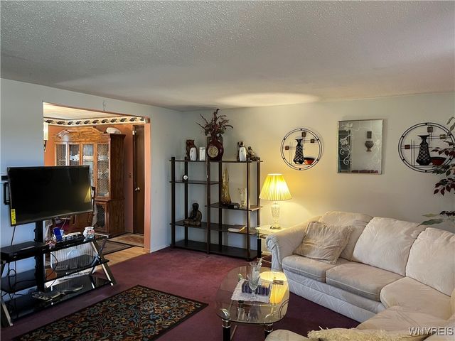 6836 East High Street, Lockport Town, NY 14094