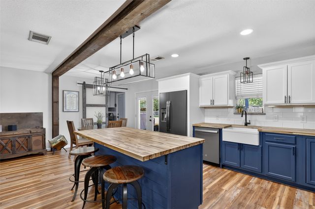 710 Ridgeway Road, Joshua, TX 76058