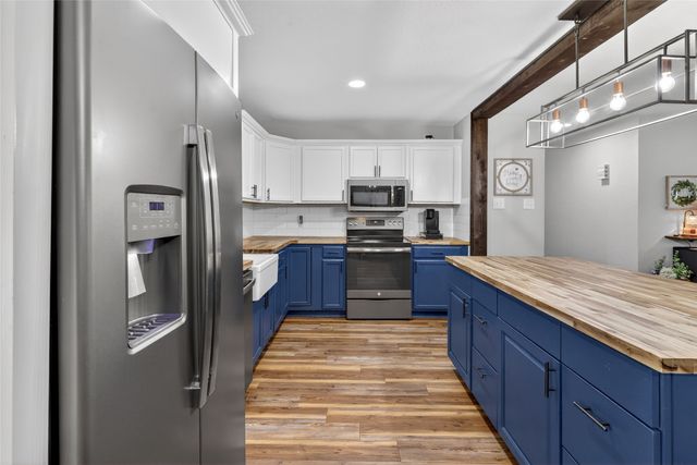 710 Ridgeway Road, Joshua, TX 76058