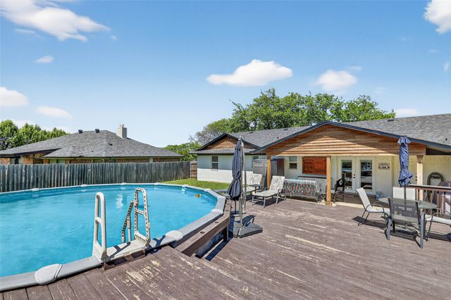 710 Ridgeway Road, Joshua, TX 76058