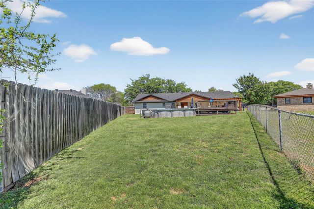 710 Ridgeway Road, Joshua, TX 76058