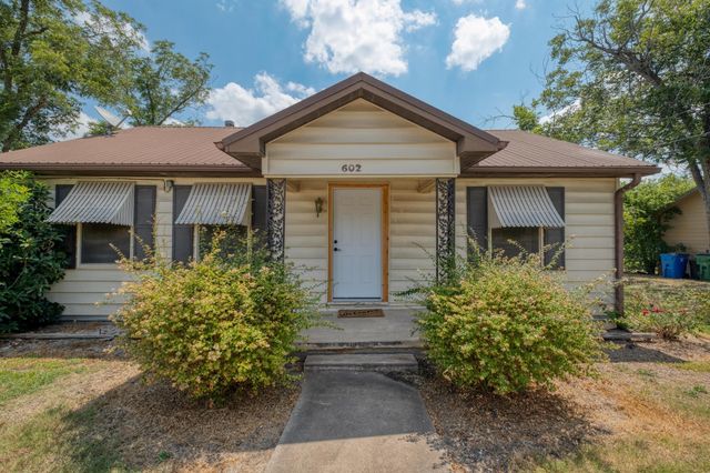 602 Sloan ST, Taylor, TX 76574