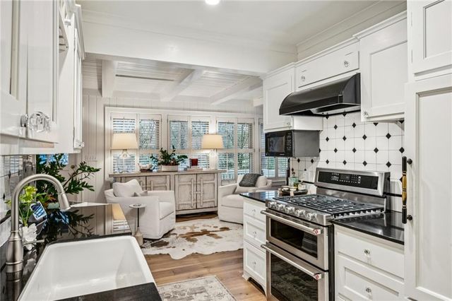 1892 Greystone Road NW, Atlanta, GA 30318