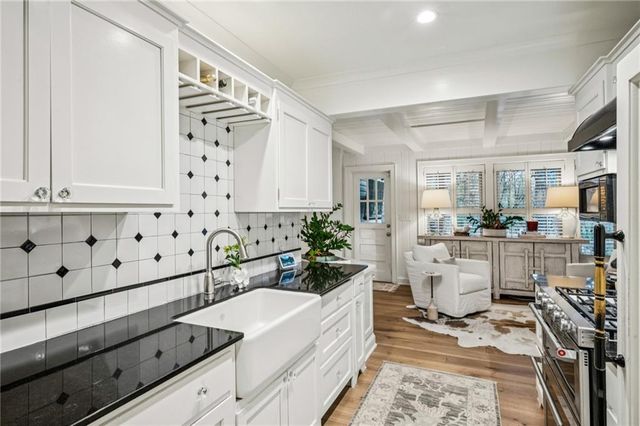 1892 Greystone Road NW, Atlanta, GA 30318