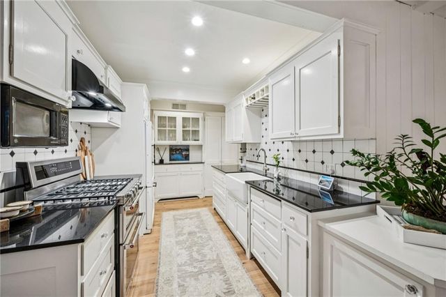 1892 Greystone Road NW, Atlanta, GA 30318