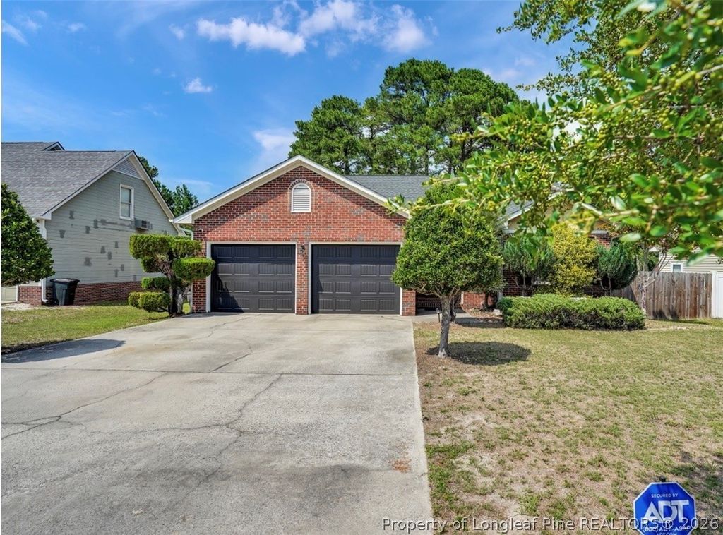 1040 Alexwood Drive, Hope Mills, NC 28348 — exterior