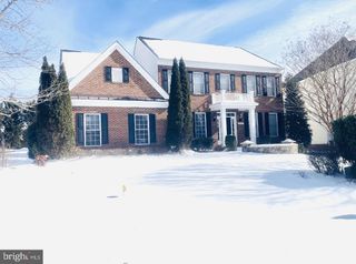 2781 MIDDLETON FARM, Herndon, VA 20171