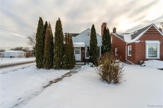 15162 Sprenger Avenue, Eastpointe, MI 48021