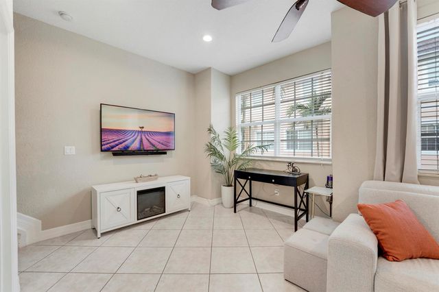 115 Harbors Way, Boynton Beach, FL 33435