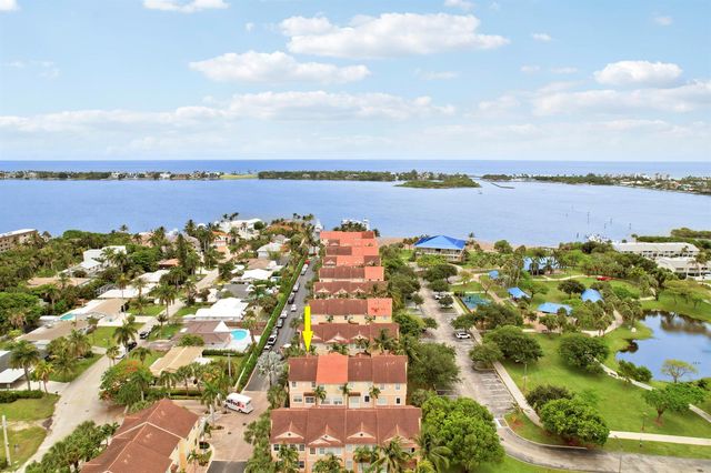 115 Harbors Way, Boynton Beach, FL 33435