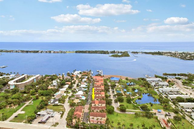 115 Harbors Way, Boynton Beach, FL 33435
