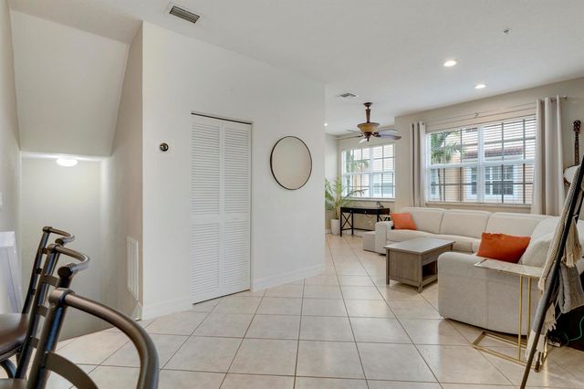 115 Harbors Way, Boynton Beach, FL 33435