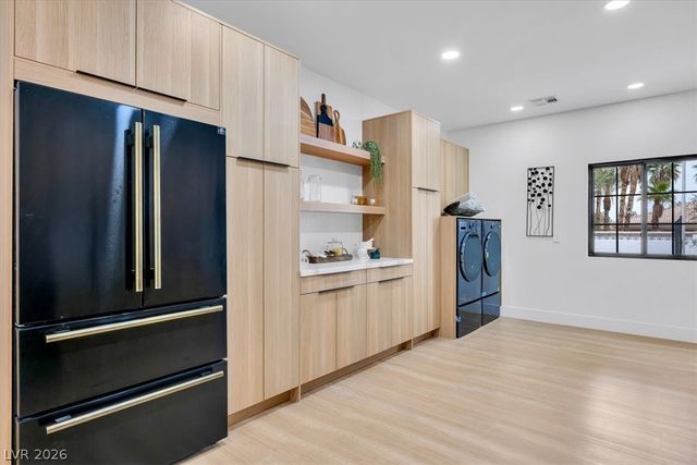 2720 Tioga Pines Circle, Las Vegas, NV 89117