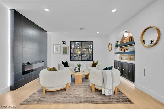 2720 Tioga Pines Circle, Las Vegas, NV 89117