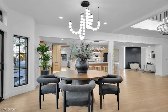 2720 Tioga Pines Circle, Las Vegas, NV 89117