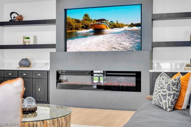 2720 Tioga Pines Circle, Las Vegas, NV 89117