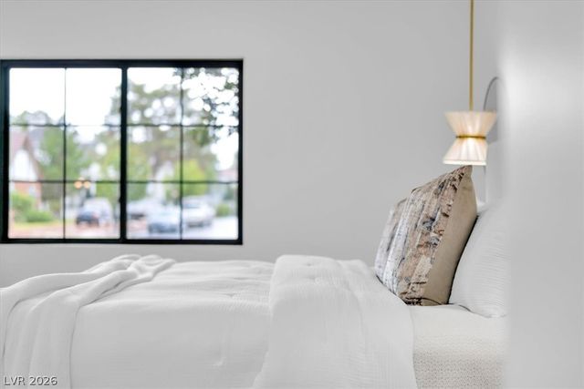 2720 Tioga Pines Circle, Las Vegas, NV 89117