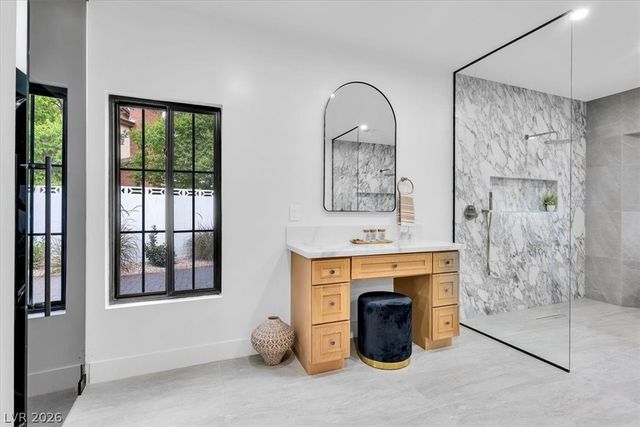 2720 Tioga Pines Circle, Las Vegas, NV 89117