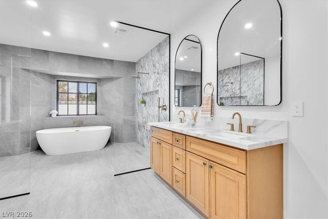 2720 Tioga Pines Circle, Las Vegas, NV 89117