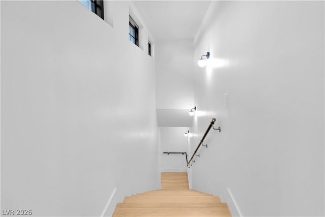 2720 Tioga Pines Circle, Las Vegas, NV 89117