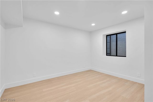 2720 Tioga Pines Circle, Las Vegas, NV 89117