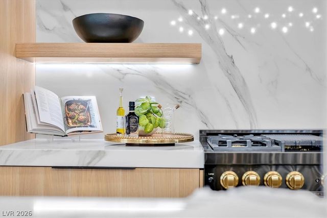 2720 Tioga Pines Circle, Las Vegas, NV 89117