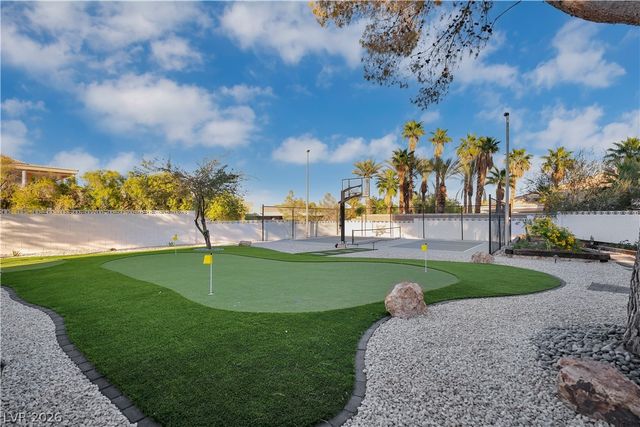 2720 Tioga Pines Circle, Las Vegas, NV 89117