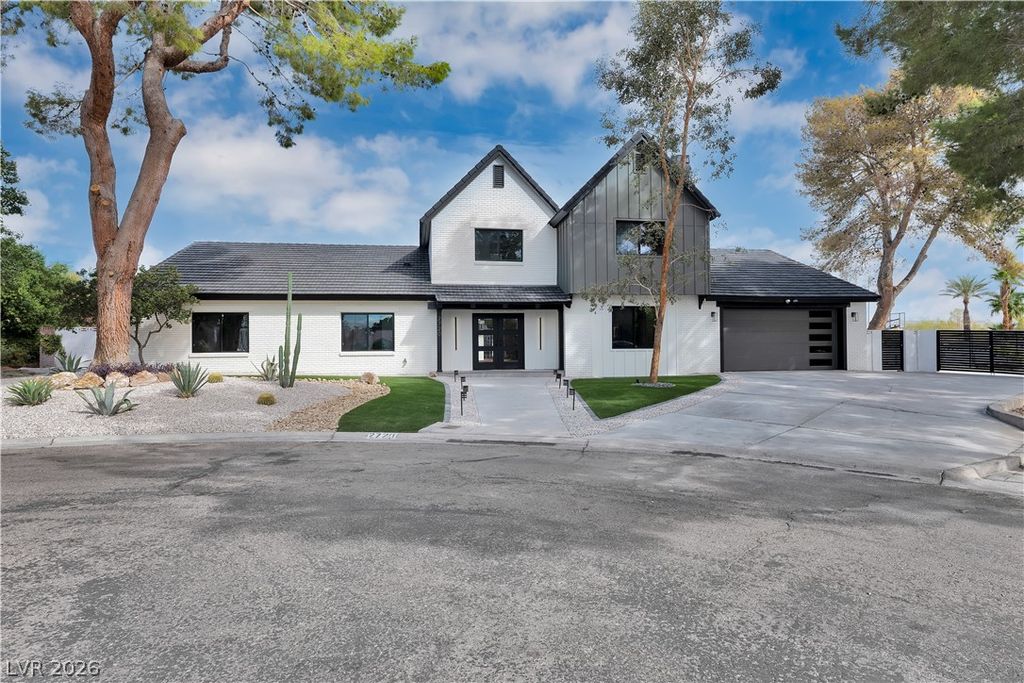 2720 Tioga Pines Circle, Las Vegas, NV 89117