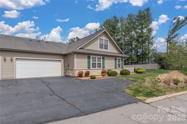 93 Outlook Circle, Swannanoa, NC 28778
