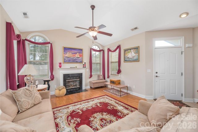 93 Outlook Circle, Swannanoa, NC 28778