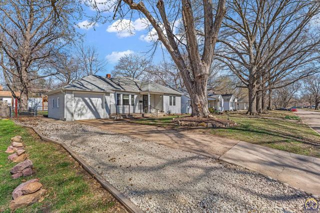 3246 SW Sena DR, Topeka, KS 66604