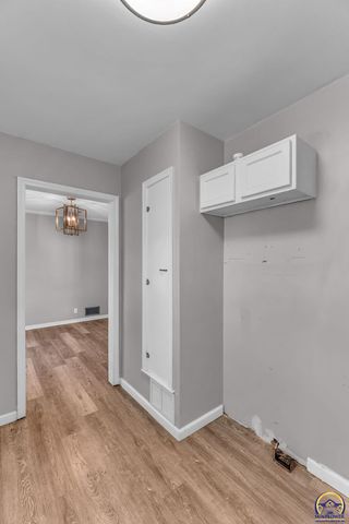 3246 SW Sena DR, Topeka, KS 66604