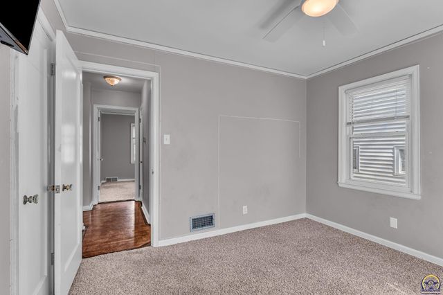 3246 SW Sena DR, Topeka, KS 66604