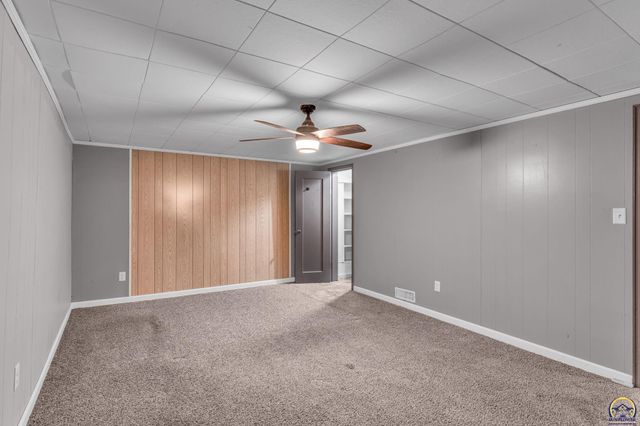 3246 SW Sena DR, Topeka, KS 66604