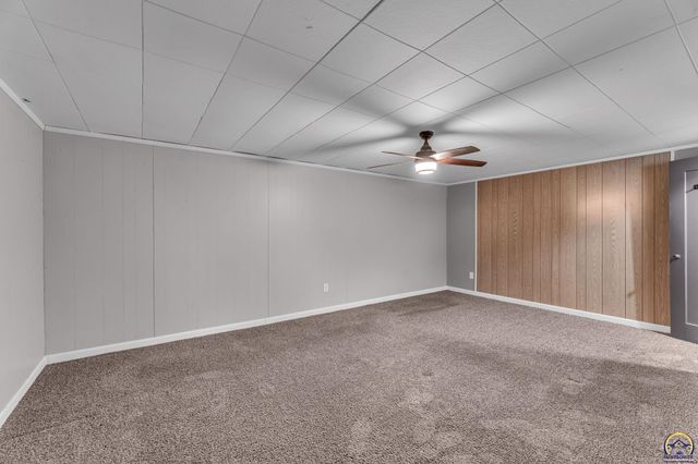 3246 SW Sena DR, Topeka, KS 66604