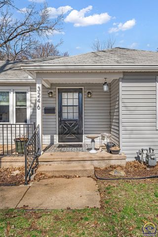 3246 SW Sena DR, Topeka, KS 66604