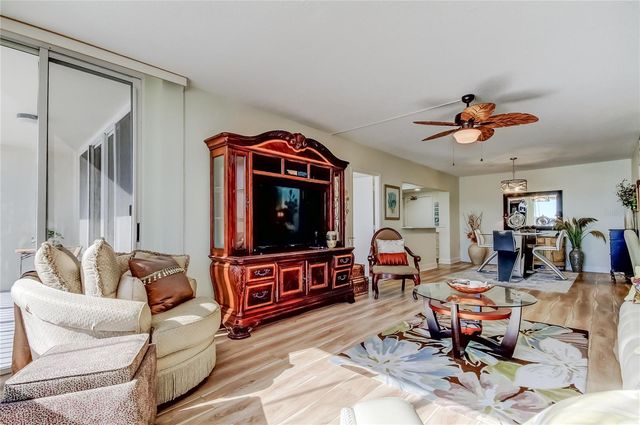 100 PIERCE STREET 305, Clearwater, FL 33756